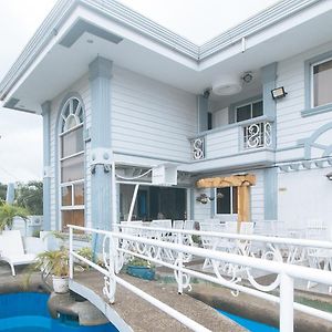 Reddoorz Premium At The Grand Peninsula Suites
